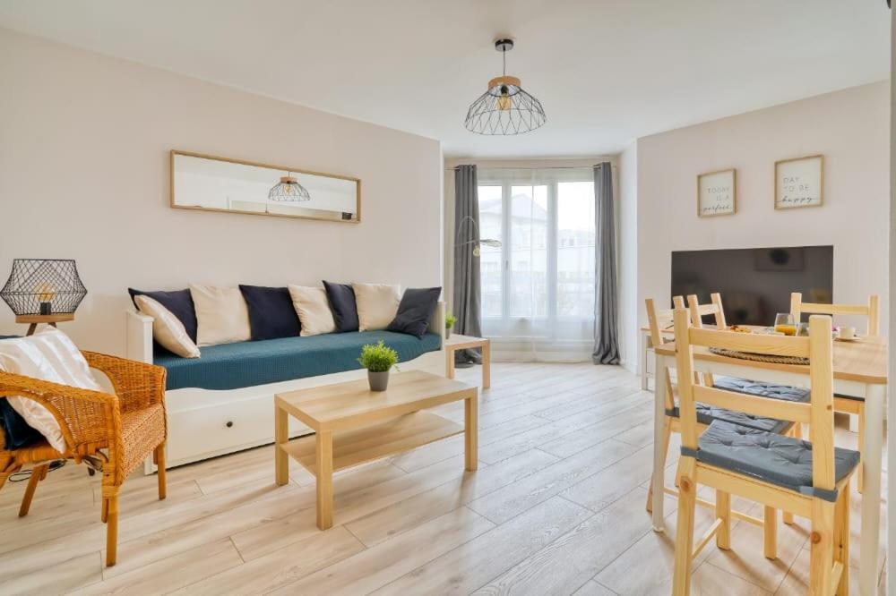 Courcouronnes Logement Sarah מראה חיצוני תמונה