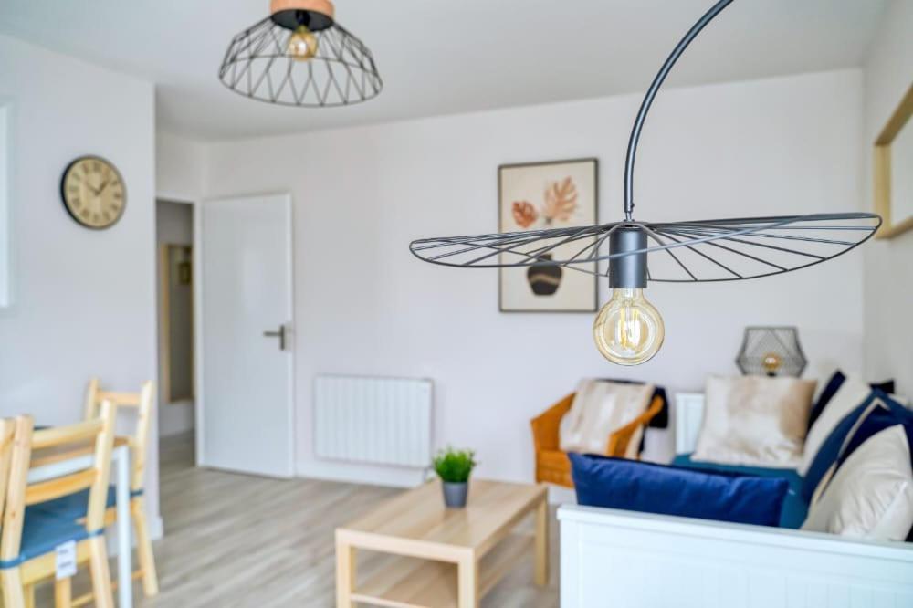 Courcouronnes Logement Sarah מראה חיצוני תמונה