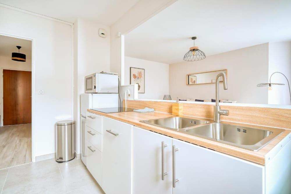 Courcouronnes Logement Sarah מראה חיצוני תמונה